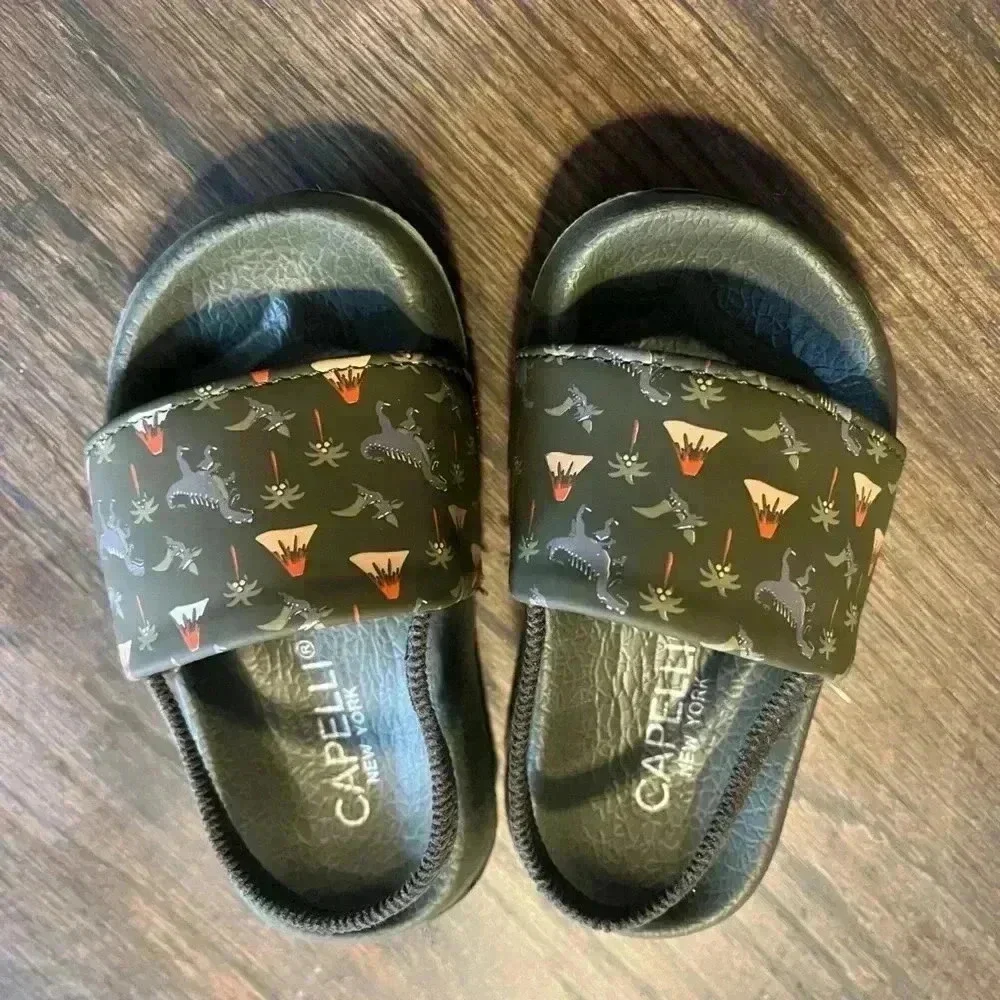 NWOT Toddler Boys Dinosaur Printed Slide with Elastic Backstrap Size‎ 4/5T